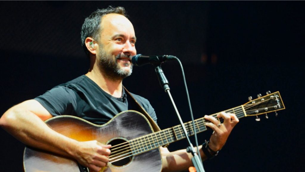 What Guitar does Dave Matthews Play?