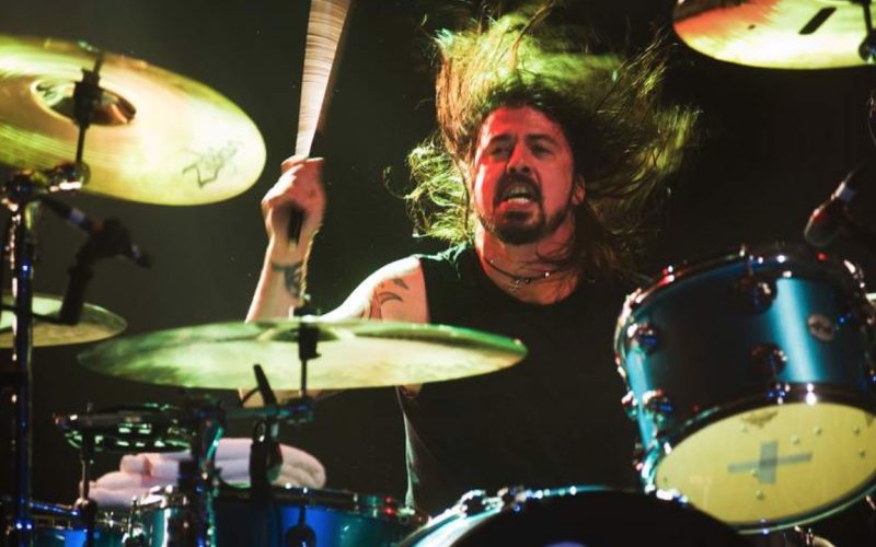 Dave Grohl drumming
