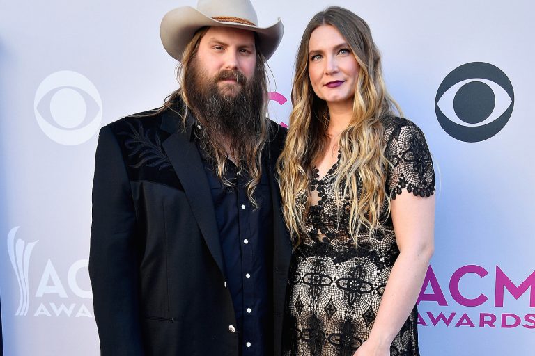 Chris and Morgane Stapleton Perform an Amazing Acoustic Cover of a Lee Ann Womack Song