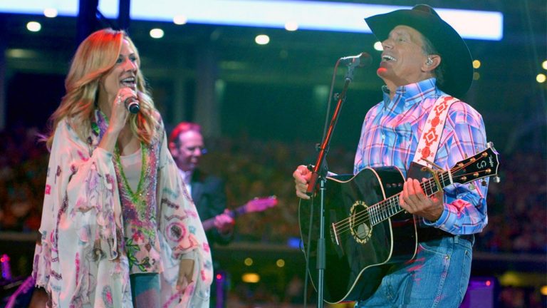 “George Strait and Sheryl Crow Deliver an Emotional Performance of ‘When Did You Stop Loving Me'”