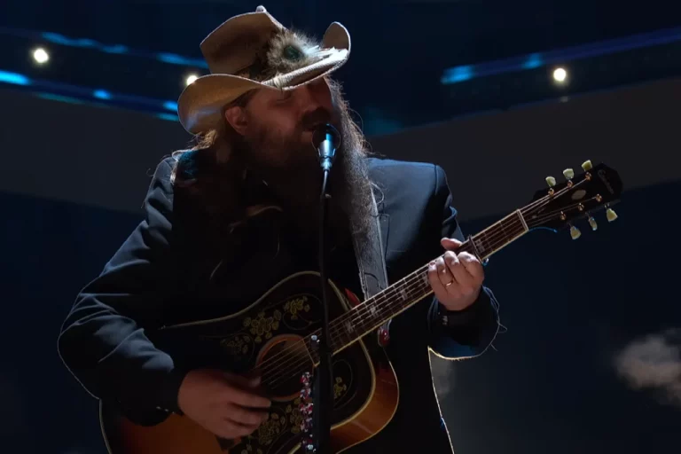 Chris Stapleton and Wife Morgane Move Reba to Tears at ACM 2025