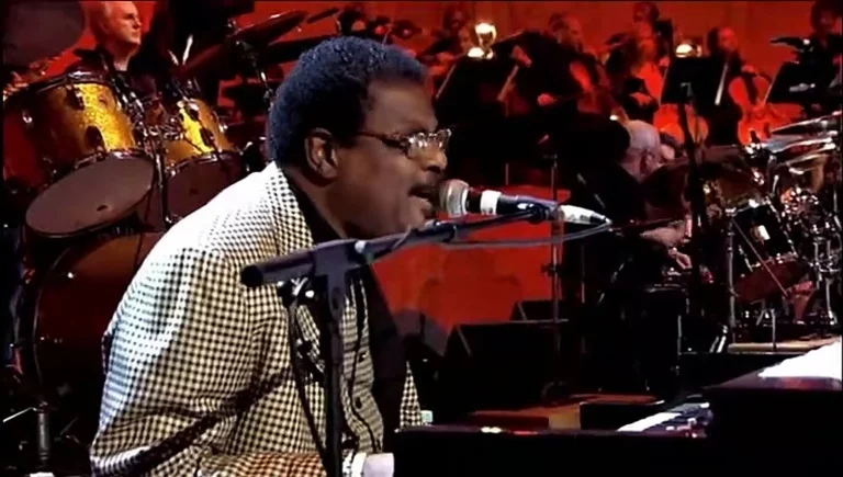 Eric Clapton, Paul McCartney, and Billy Preston Perform “My Sweet Lord” at George Harrison Tribute