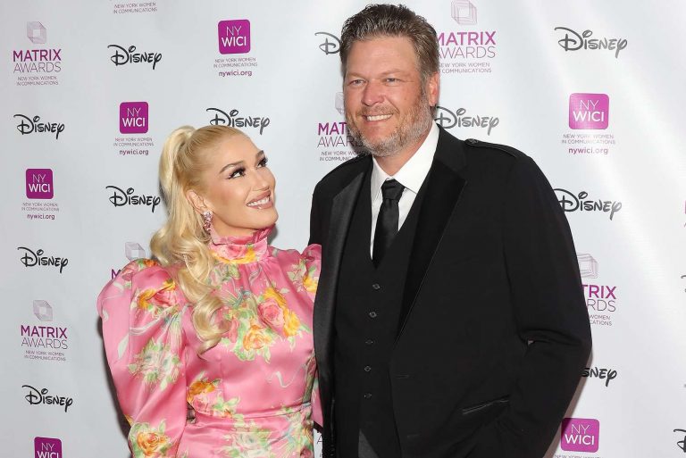 Blake Shelton Creates a Magical Garden Performance for Gwen Stefani with “Purple Irises”