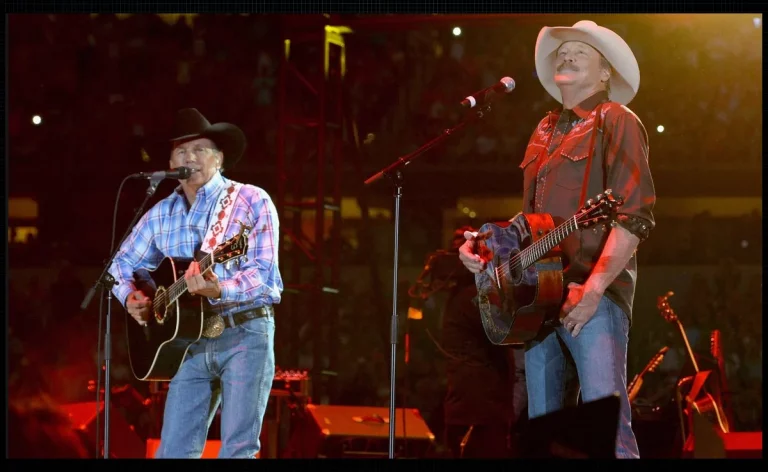 “George Strait and Alan Jackson Wow Texans with ‘Murder on Music Row’ and ‘Amarillo by Morning'”