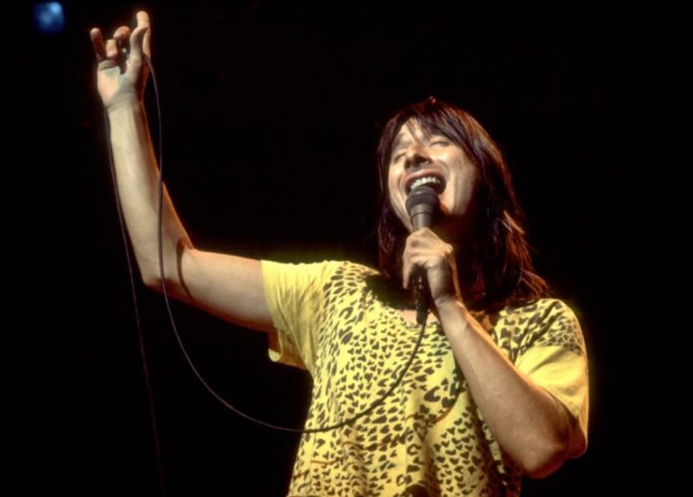 Steve Perry’s Iconic Voice Dazzles In Journey’s 1981 Live Performance Of “Don’t Stop Believin”
