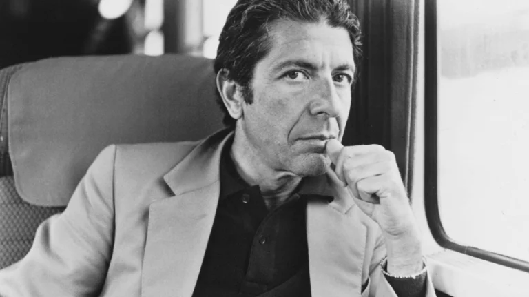 Watch Leonard Cohen “Hallelujah” Live in London (2008)