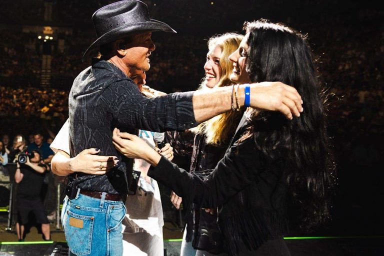 Tim McGraw’s Heartfelt Onstage Reunion With His Daughters Melts Hearts at Music City Rodeo