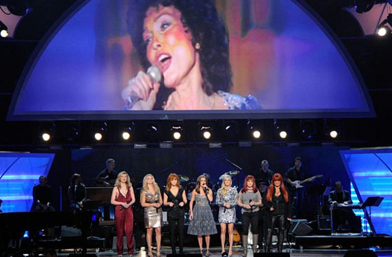“Country Legends Unite for Emotional Tribute to Loretta Lynn’s ‘Coal Miner’s Daughter’”