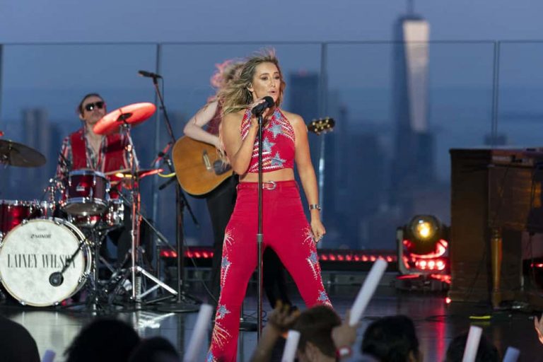 Lainey Wilson Stuns Fans With Back-to-Back Music Videos for ‘Hang Tight Honey’ and ‘4x4xU’