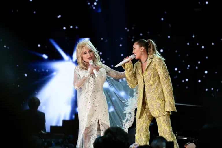Miley Cyrus and Dolly Parton’s Emotional “Jolene” Duet Will Give You Chills