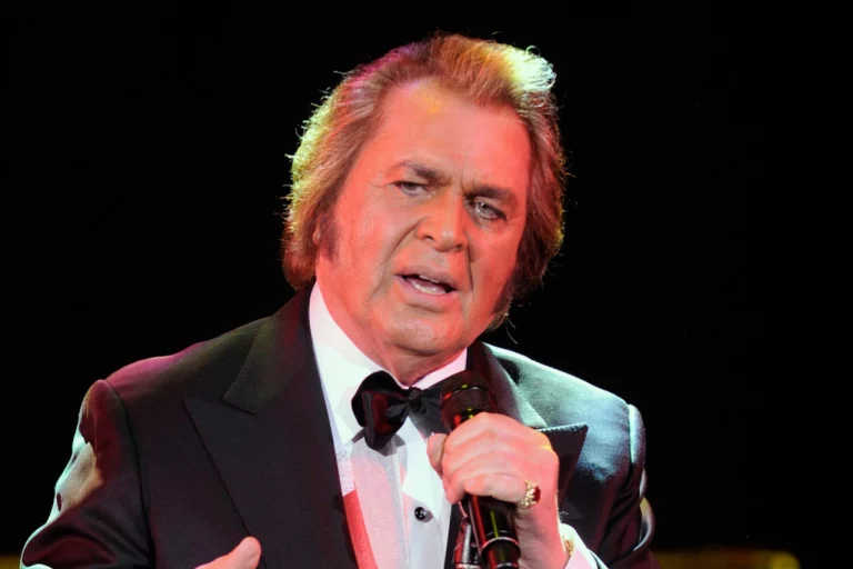 Engelbert Humperdinck’s Duet with His Granddaughter Engelbert Humperdinck