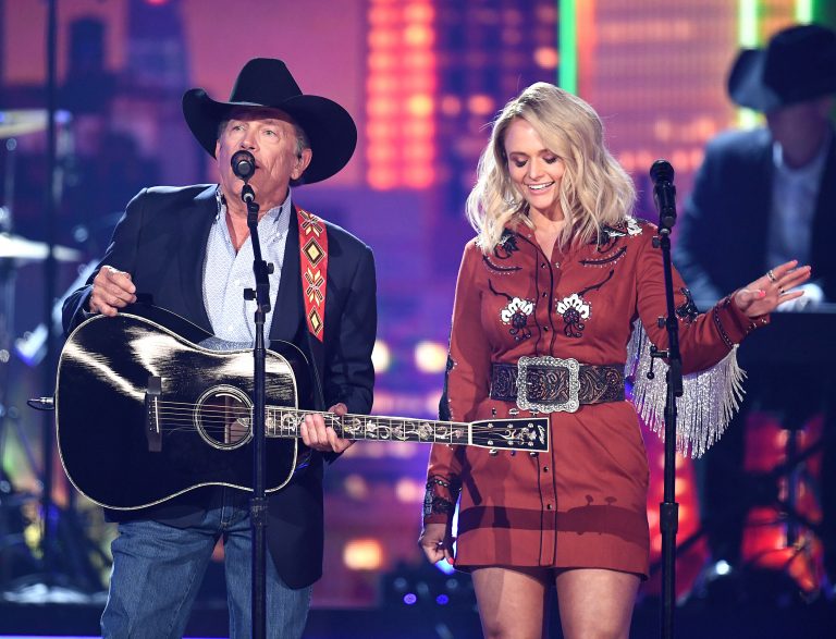 “Miranda Lambert and George Strait Rock the Stage Together in Epic Duet”