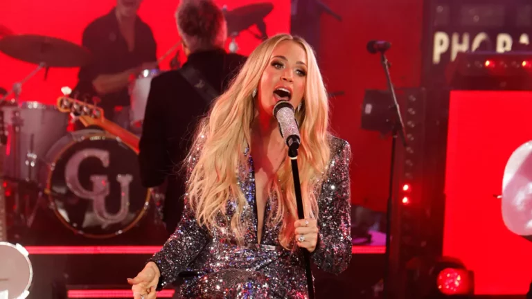 Carrie Underwood Rings In 2025 with a Performance That Left the World Speechless