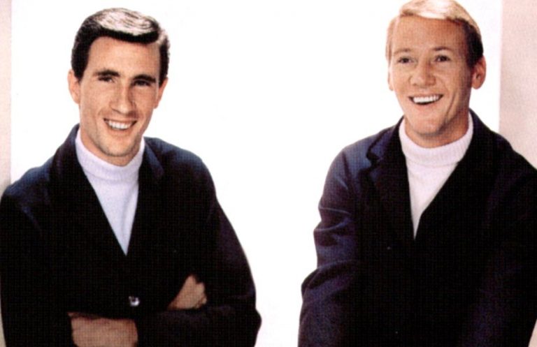 Watch The Righteous Brothers Deliver Perfect “Unchained Melody” the Most Beautiful Televised Performance Ever