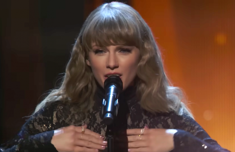 Taylor Swift’s Pays Heartfelt Tribute to Carole King with “Will You Still Love Me Tomorrow” at the 2021 Induction