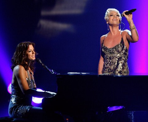 Watch Sarah McLachlan & P!nk Deliver a Heartfelt “Angel” Performance at American Music Awards