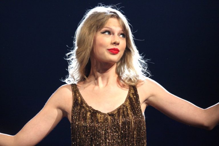 “Trump Blasts Taylor Swift: Pop Star’s Harris Endorsement Sparks Fiery Backlash”